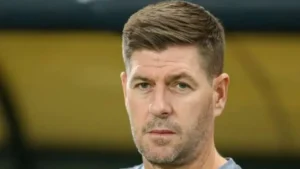 محمد صلاح يتلقى نصيحة جيرارد للاستفادة من تجربة سواريز بعد أزمته في ليفربول